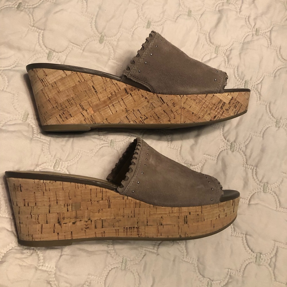Franco Sarto 11 suede sandals 👡 GUC tan